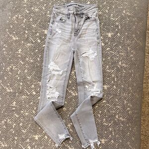 American Eagle Women's Light Gray High Rise Jeans